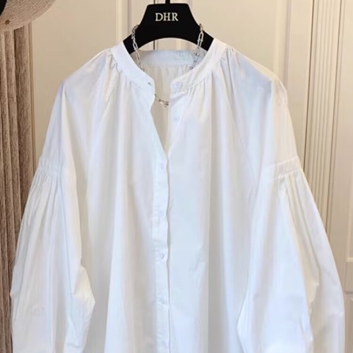 Retro French pleated bubble sleeve loose V-neck women's top with doll shirt, splicing design, unique and trendy