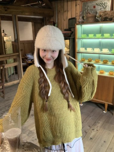 Photographed Soft and Lazy Style Green Soft and Chewy Women's Autumn/Winter Loose Atmospheric Lantern Sleeve Knit Top