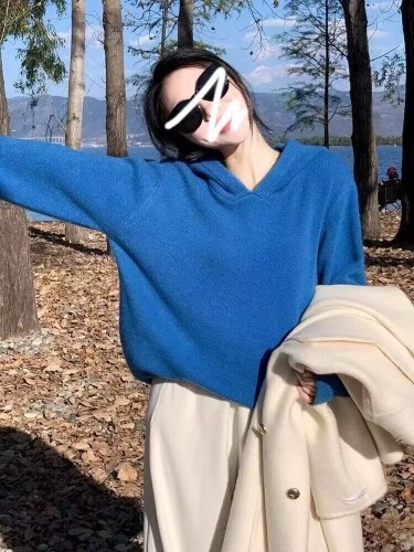 New Autumn/Winter Blue Women's Sweater, Casual and Minimalist Design, Loose Knit Top with Oversized Style