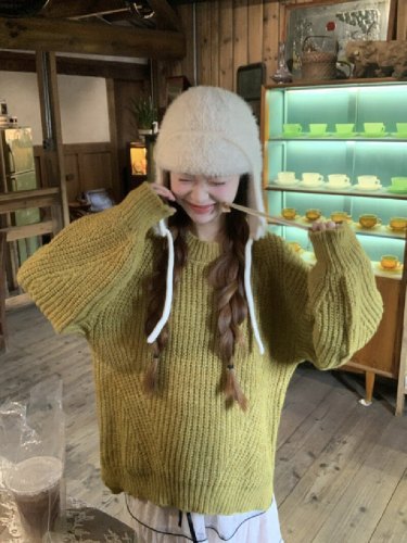 Photographed Soft and Lazy Style Green Soft and Chewy Women's Autumn/Winter Loose Atmospheric Lantern Sleeve Knit Top