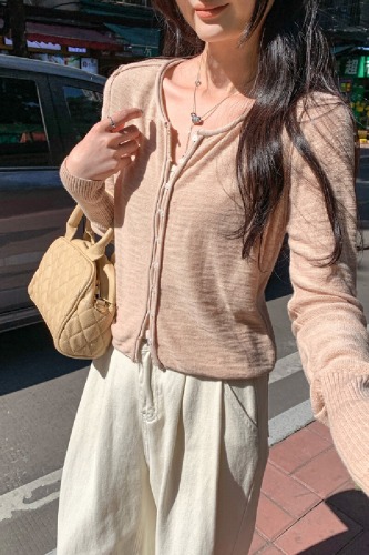 Photo-realistic Korean-style thin open sweater for women, winter 2025 new unique and beautiful short knit sweater for layering