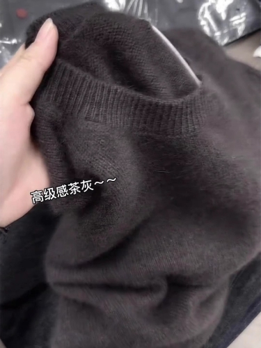 Women's Autumn Large Size Loose Knit Sweater with Simple Gray Round Neck, European Style Casual Relaxed Feeling T-Shirt Top