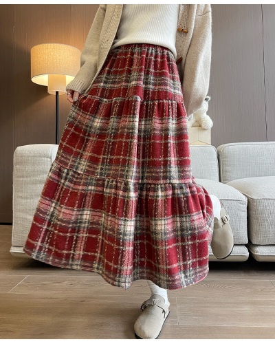 Vintage wool flannel grid skirt for women, autumn and winter 2025 new arrival high-waist slimming A-line skirt, medium-length tiered skirt