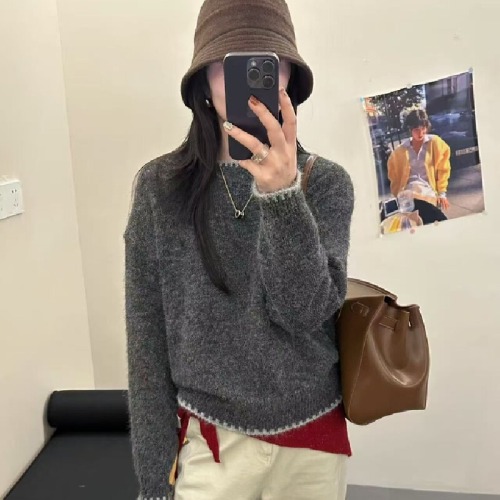 Autumn and Winter Women's Gray Sweater, 2025 New Arrival, Outerwear, High-End Knitted Base Layer Top for Winter
