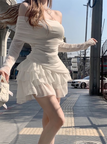 White Moonlight Pure Desire Sweet Spicy Set Women's Off-the-Shoulder Top Spring & Autumn Outfit Cake Fluffy Short Skirt Two-Piece Set