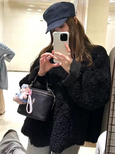 2025 Winter Round Neck Lamb Wool Coat for Women Short Length Thickened Lamb Wool Faux Fur Outerwear Loose Fur-Trimmed Top