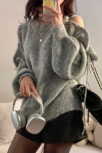 Actual shot Korean-style off-shoulder bow-knitted sweater with added thickness for autumn and winter, round neck long sleeve knitted sweater, pure color milky sweater