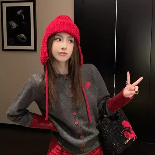 Embroidered Love Heart Colorful Crewneck Knit Cardigan for Women - New Loose and Stylish Fashion Top for Autumn/Winter - Thick Sweatshirt