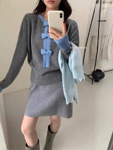 French-style round neck butterfly bow collared long sleeve color-blocked turtleneck sweater for plus-size MM