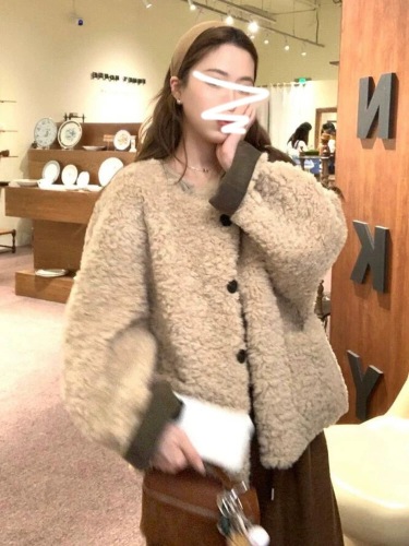 2025 Winter Round Neck Lamb Wool Coat for Women Short Length Thickened Lamb Wool Faux Fur Outerwear Loose Fur-Trimmed Top