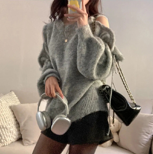 Actual shot Korean-style off-shoulder bow-knitted sweater with added thickness for autumn and winter, round neck long sleeve knitted sweater, pure color milky sweater
