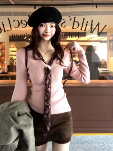 2025 New Korean-Style Design Pink V-Neck Knit Sweater for Autumn and Winter, Fitted Innerwear Top with Long sleeves