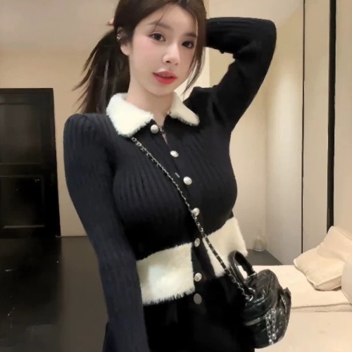 Korean-style plush patchwork lapel knitted cardigan for women, 2025 autumn new design, short and stylish top with a slim-fit, edgy girl’s vibe.