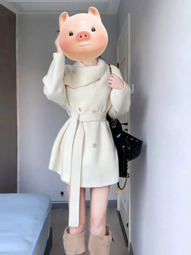 Luxury fashion for wealthy young ladies: short woolen coat, winter high-end look, slimming and thickened woolen coat for petite figures—trendy!