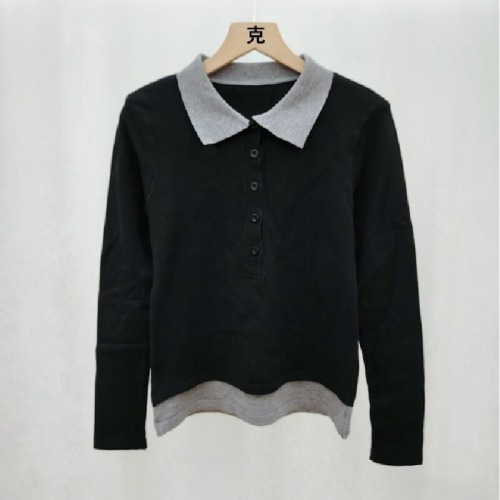 Fake two-piece spliced contrast-color long-sleeved T-shirt for women, Korean style, petite fit, slimming design, niche and versatile top.