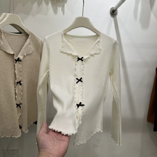 2025 Fall/Winter New Arrival French-style Ruffled Bow Elegant and Chic Soft & Tender Bottoming Knitted Sweater for Women—Innerwear Top
