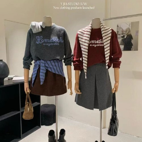 Y.JIA Autumn/Winter Retro Relaxed-Style Color-Block Letter-Embroidered Soft and Fluffy Sweater for Women with Shawl Complement