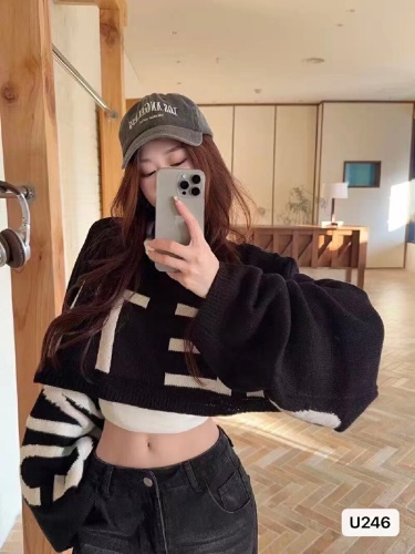 2025 South Korea Dongdaemun Autumn Batwing Sleeve Loose Alphabet Short Length Cardigan Top