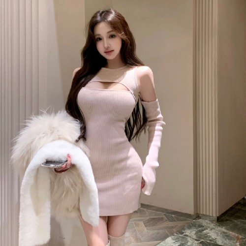 Shot! Pure desire design sense hollowed-out shoulder slimming knit long-sleeved body-con mini dress underdress