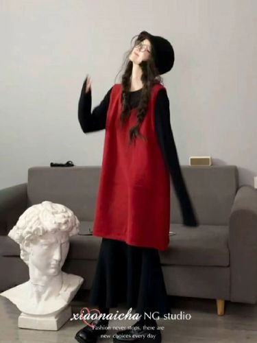 Red Vest Knitted Sweater Dress Women's Autumn and Winter Korean Christmas Wear Great-looking Suit Fishtail Skirt