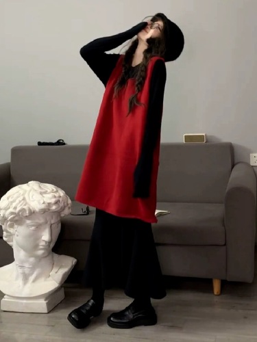 Red Vest Knitted Sweater Dress Women's Autumn and Winter Korean Christmas Wear Great-looking Suit Fishtail Skirt