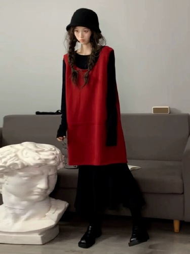 Red Vest Knitted Sweater Dress Women's Autumn and Winter Korean Christmas Wear Great-looking Suit Fishtail Skirt
