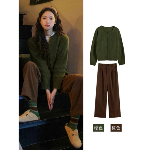 Design-oriented niche green cardigan sweater women's autumn and winter 2025 new casual vintage knit top