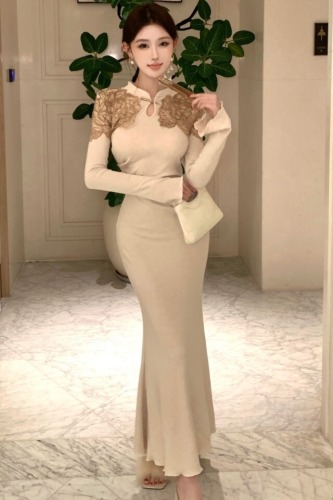 Women's Knit Long-Sleeve New Chinese Style Cheongsam Dress for Autumn/Winter Inner Wear, Stylish and Flattering with a Fitted Waist