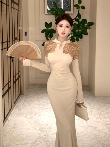 Women's Knit Long-Sleeve New Chinese Style Cheongsam Dress for Autumn/Winter Inner Wear, Stylish and Flattering with a Fitted Waist