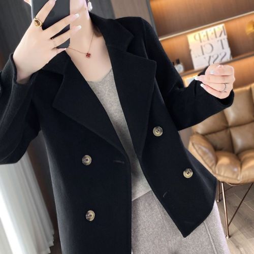 Pocket Short Coat for Middle-Aged and Elderly Women, New Style for Short Figures, Loose Fit Woolen Overcoat for Autumn and Winter