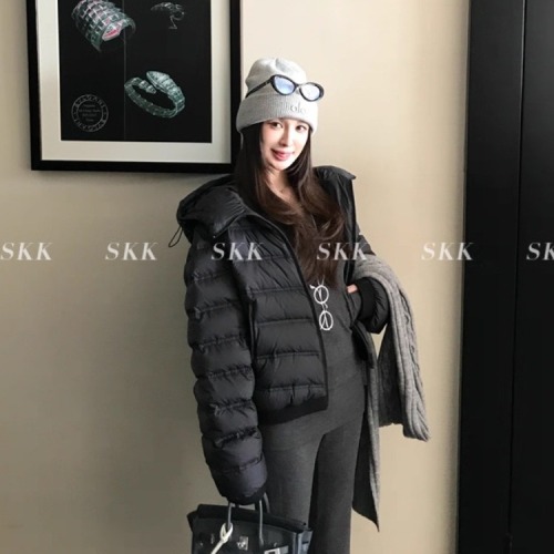 Skk Store Mon*ler Down Travel Essentials: Seamless, No-Gap Ribbed Down Jacket