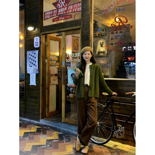 Design-oriented niche green cardigan sweater women's autumn and winter 2025 new casual vintage knit top