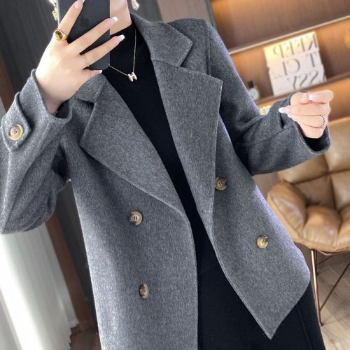 Pocket Short Coat for Middle-Aged and Elderly Women, New Style for Short Figures, Loose Fit Woolen Overcoat for Autumn and Winter