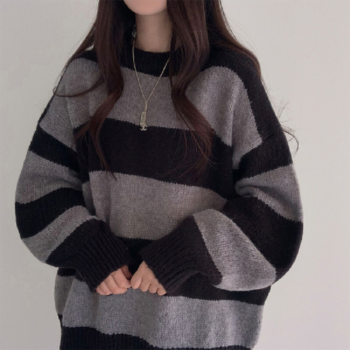 Item: Loose Hooded Crew Neck Long-Sleeve Knit Sweater with Striped Patterns, Simple and Minimalist Style, Thick and Comfortable for Korean Autumn/Winter