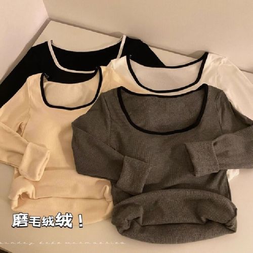 Gray long-sleeved square-neck T-shirt with chest padding, women's autumn/winter slim-fit base layer top, fleece-lined and thickened upper garment.