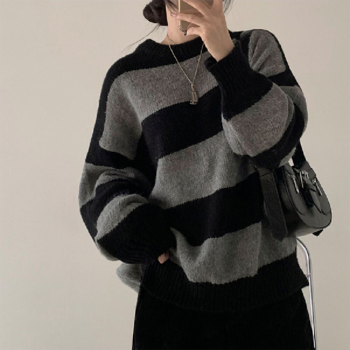 Item: Loose Hooded Crew Neck Long-Sleeve Knit Sweater with Striped Patterns, Simple and Minimalist Style, Thick and Comfortable for Korean Autumn/Winter