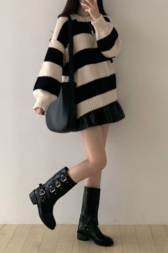 Item: Loose Hooded Crew Neck Long-Sleeve Knit Sweater with Striped Patterns, Simple and Minimalist Style, Thick and Comfortable for Korean Autumn/Winter