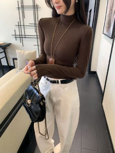 Women's Halter Neck Slim Fit Crew Neck Top as a Base Layer for Autumn/Winter 2025, Absolutely Beautiful Pink T-Shirt