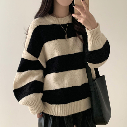Item: Loose Hooded Crew Neck Long-Sleeve Knit Sweater with Striped Patterns, Simple and Minimalist Style, Thick and Comfortable for Korean Autumn/Winter
