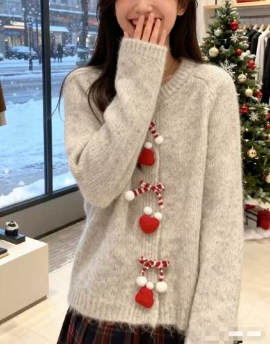 Christmas-style ambiance green grape knit sweater for women, autumn and winter, high-end, relaxed, loose-fitting outerwear top