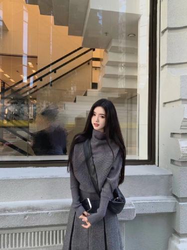 Korean-style design half-high collar batwing sleeve turtleneck sweater for women, 2025 new gentle style niche inner knit top