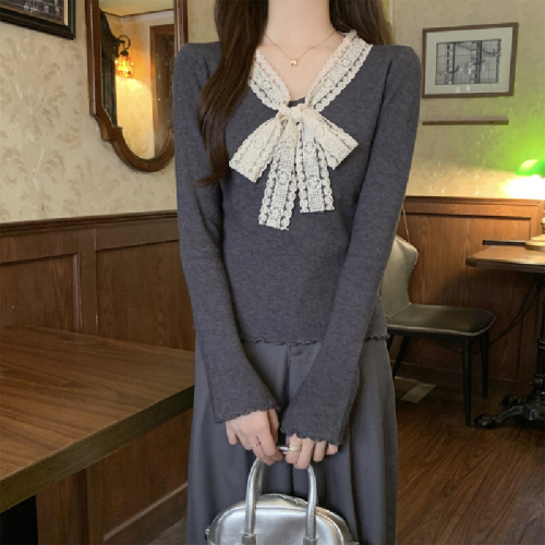 Real-shot autumn/winter Korean-style lace trim with ruffled edges, bow tie, V-neck, and velvet-lined knit sweater/hoodie.