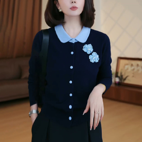 Ladylike Style Doll Collar Knitted Cardigan for Women, Deep Blue Floral Embroidery Button Sweater, Autumn/Winter Youthful and Stylish Top