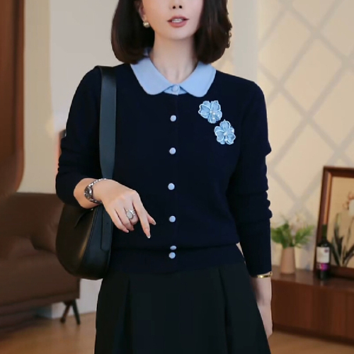 Ladylike Style Doll Collar Knitted Cardigan for Women, Deep Blue Floral Embroidery Button Sweater, Autumn/Winter Youthful and Stylish Top