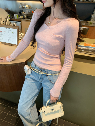 Photographed Unique and Beautiful Pocket V-Neck Straight Shoulder Base Shirt T-Shirt for Women Autumn/Winter 2025 New Slimming Fitting Top