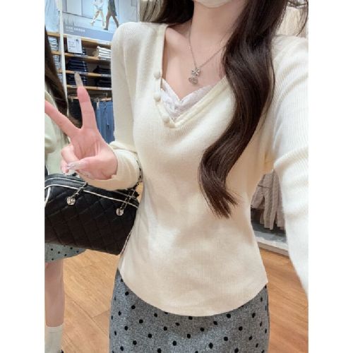 Real-shot autumn/winter Korean-style alluring lace-mesh V-neck button-designed Andi velvet inner knit top.