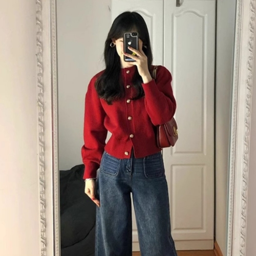 Design-sensitive petite women's knit cardigan, new winter Christmas and New Year, red for zodiac year, fashion sweater coat