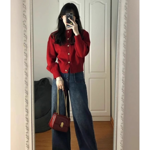 Design-sensitive petite women's knit cardigan, new winter Christmas and New Year, red for zodiac year, fashion sweater coat