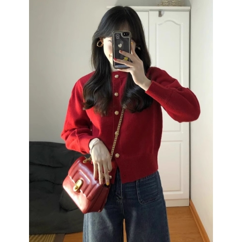 Design-sensitive petite women's knit cardigan, new winter Christmas and New Year, red for zodiac year, fashion sweater coat
