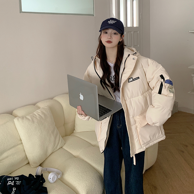 Real shot 2022 new winter college style bread padded jacket women's short Korean version loose padded jacket hooded student padded jacket